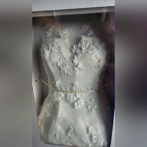 Vera Wang White Wedding Dress